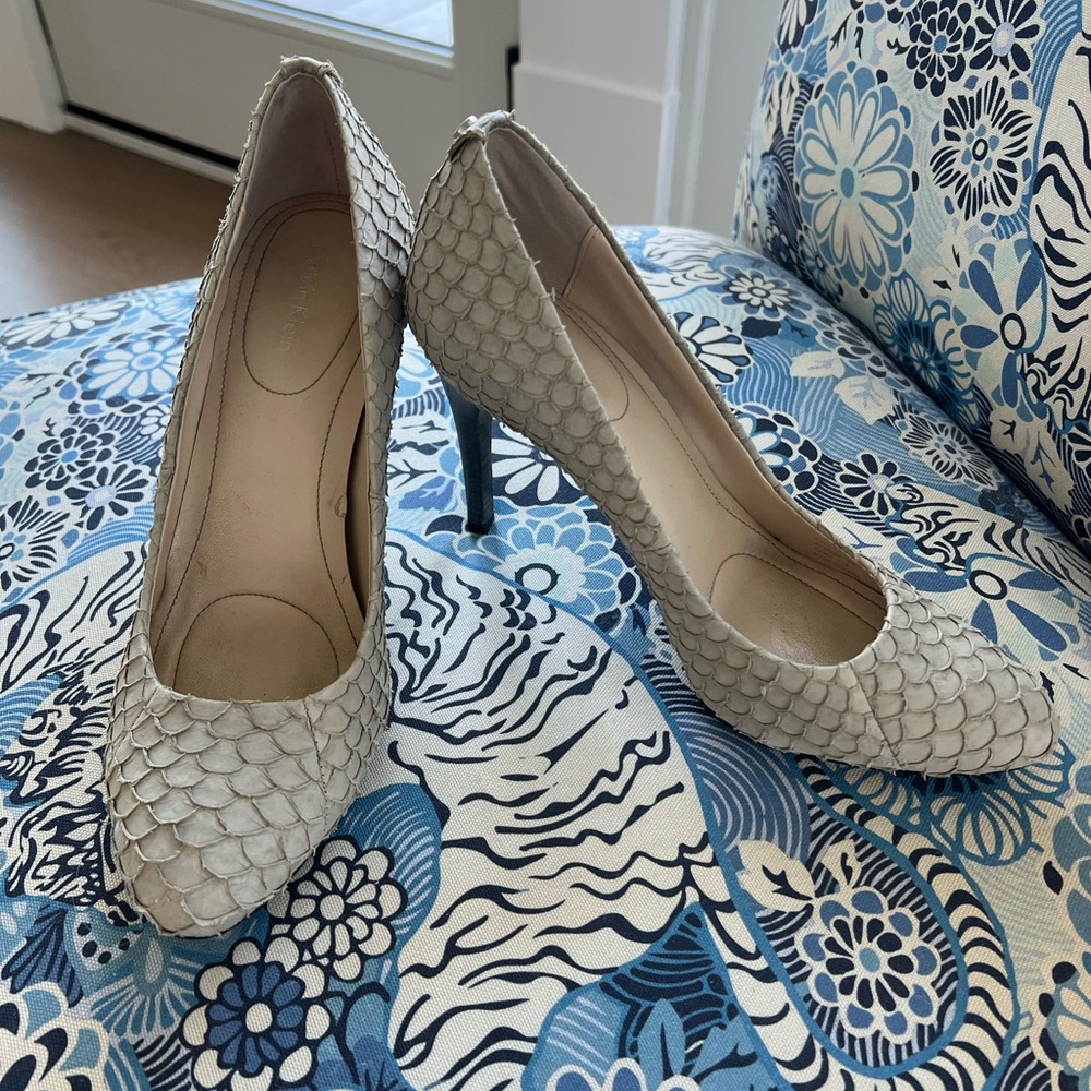 Calvin Klein Textured Gray Heels
